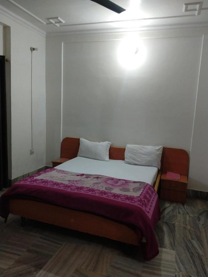 Varanasi Palace Экстерьер фото